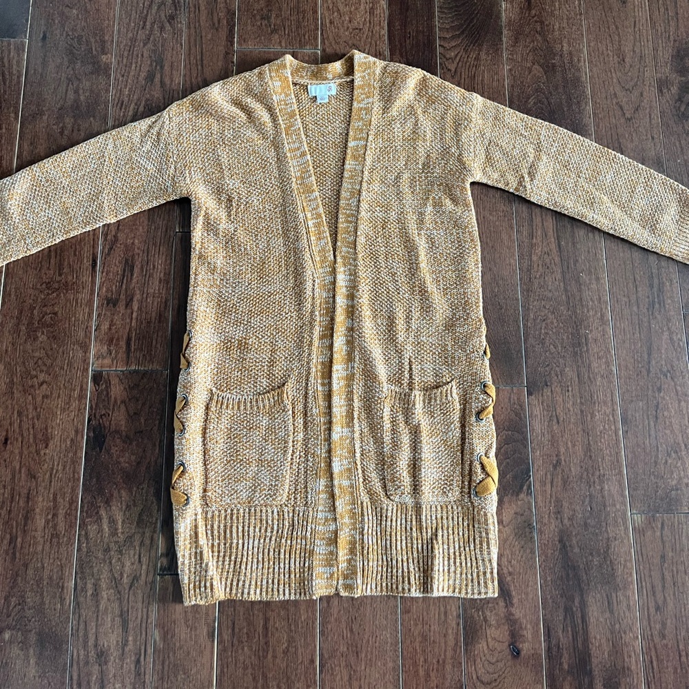 SO Seasonal Boyfriend Lace Up Cardigan in Yellow